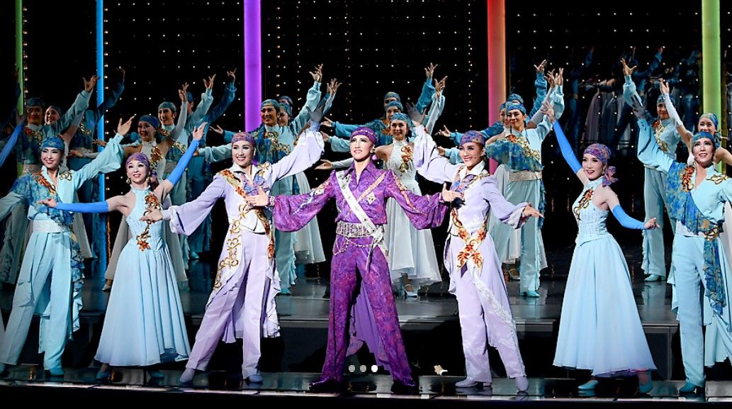 宝塚 宙組男役陣は長身揃いだが顔面ビジュアル難 花の道でホットにまったりと