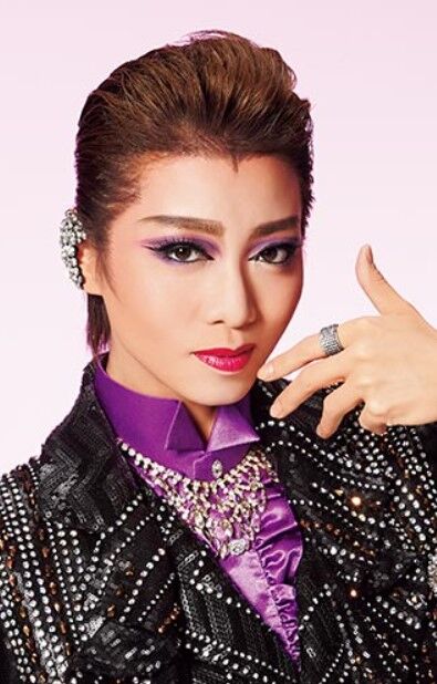 宝塚 星組 トップスター色紙メッセージ二人目は礼真琴 花の道でホットにまったりと 宝塚 星組 トップスター色紙メッセージ二人目は礼真琴 花の道でホットにまったりと