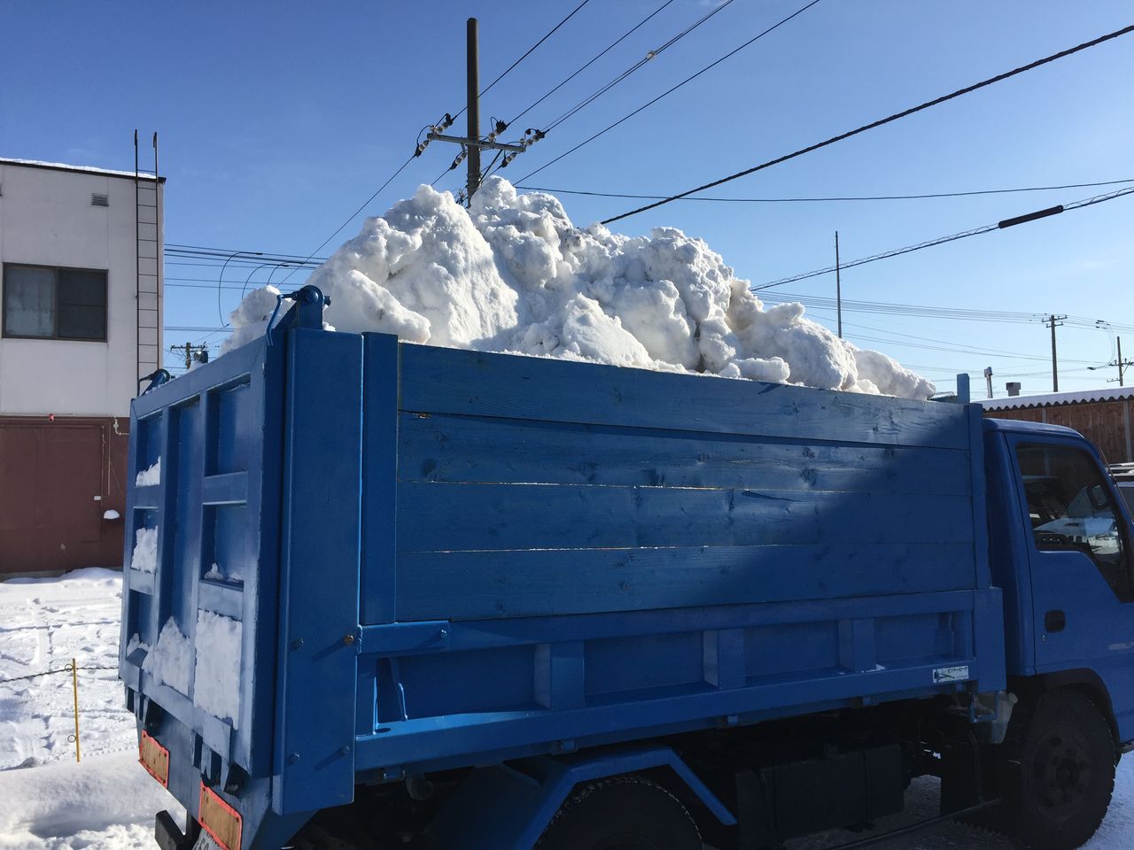 ZUMEブログ 雪捨て開始