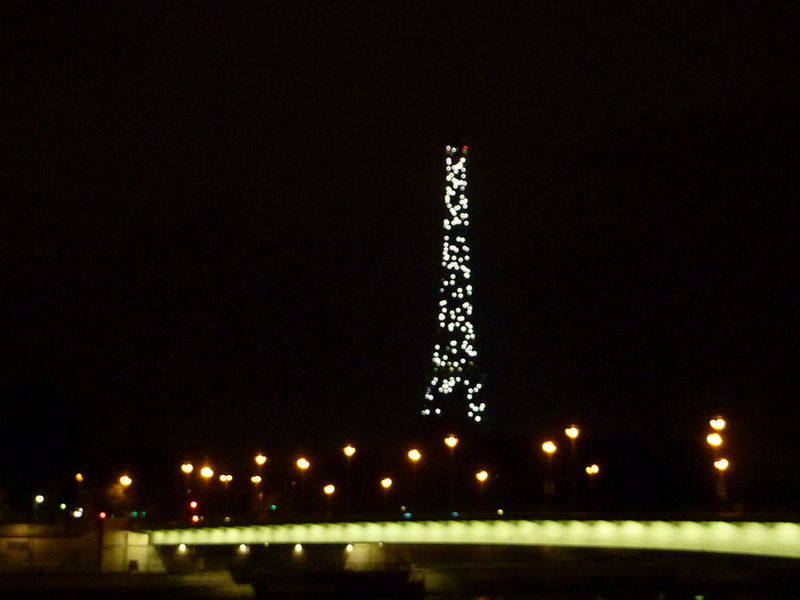 Paris 1 A M 深夜1時のエッフェル塔 Zunaneko Blog Paris 1 A M 深夜1時のエッフェル塔 Zunaneko Blog