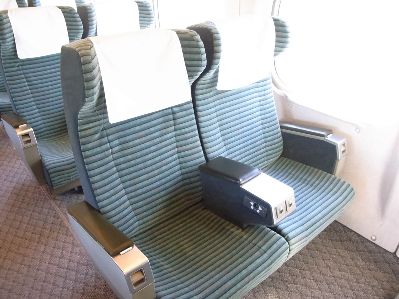 Amazon.co.jp: TO MIX JR14 700系座席車 : おもちゃ