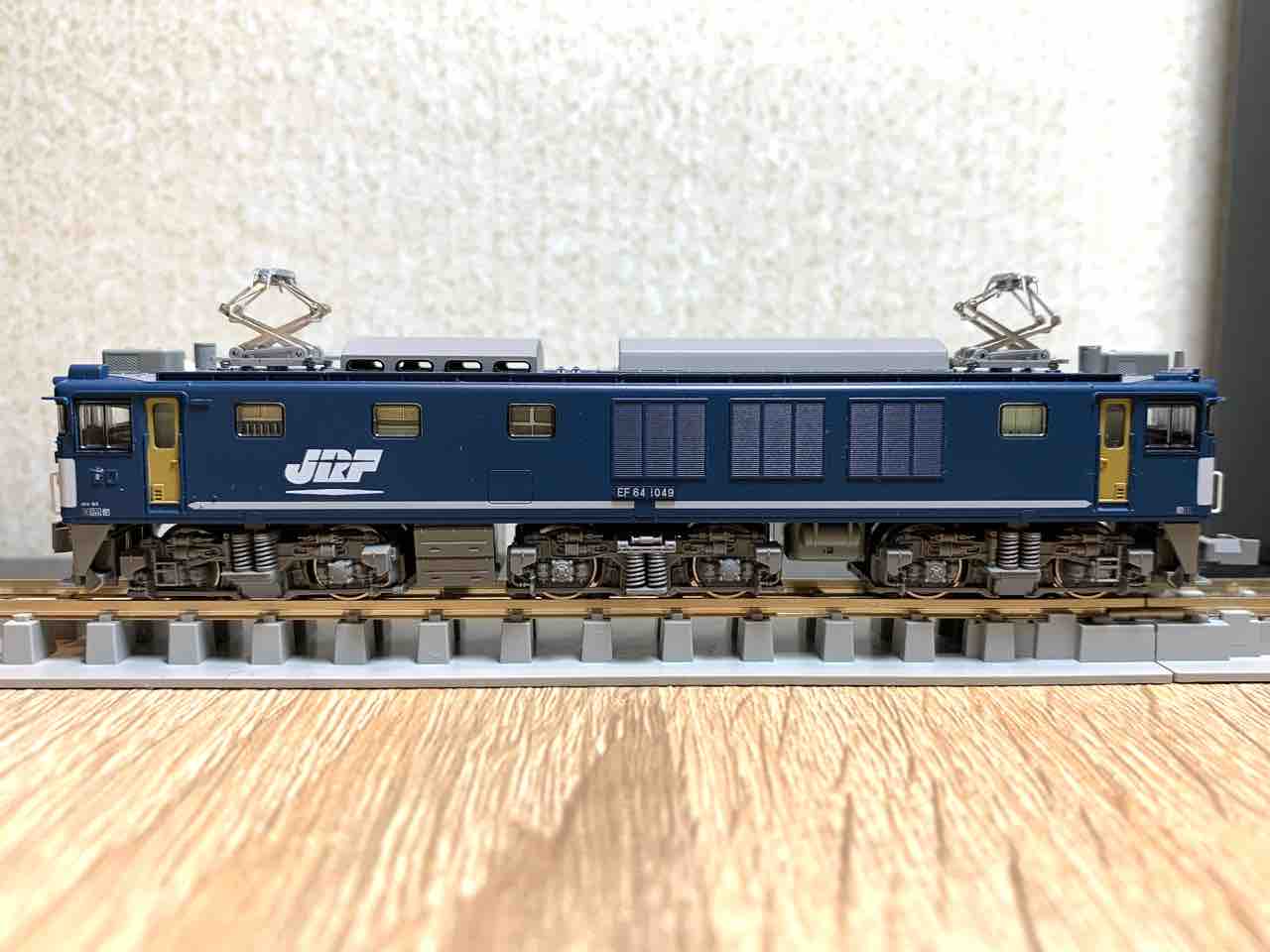 KATO(ラウンドハウス) EF64広島更新色 入線！ - れいるのおと