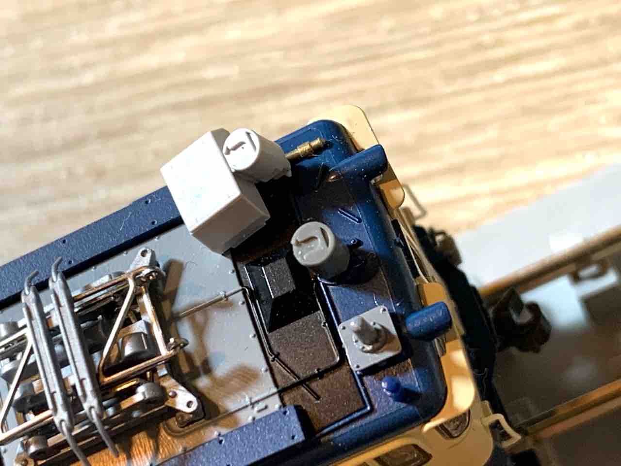 KATO EF65(後期型・JR仕様)を現行(田端)仕様に - れいるのおと KATO EF65(後期型・JR仕様)を現行(田端)仕様に - れいるのおと
