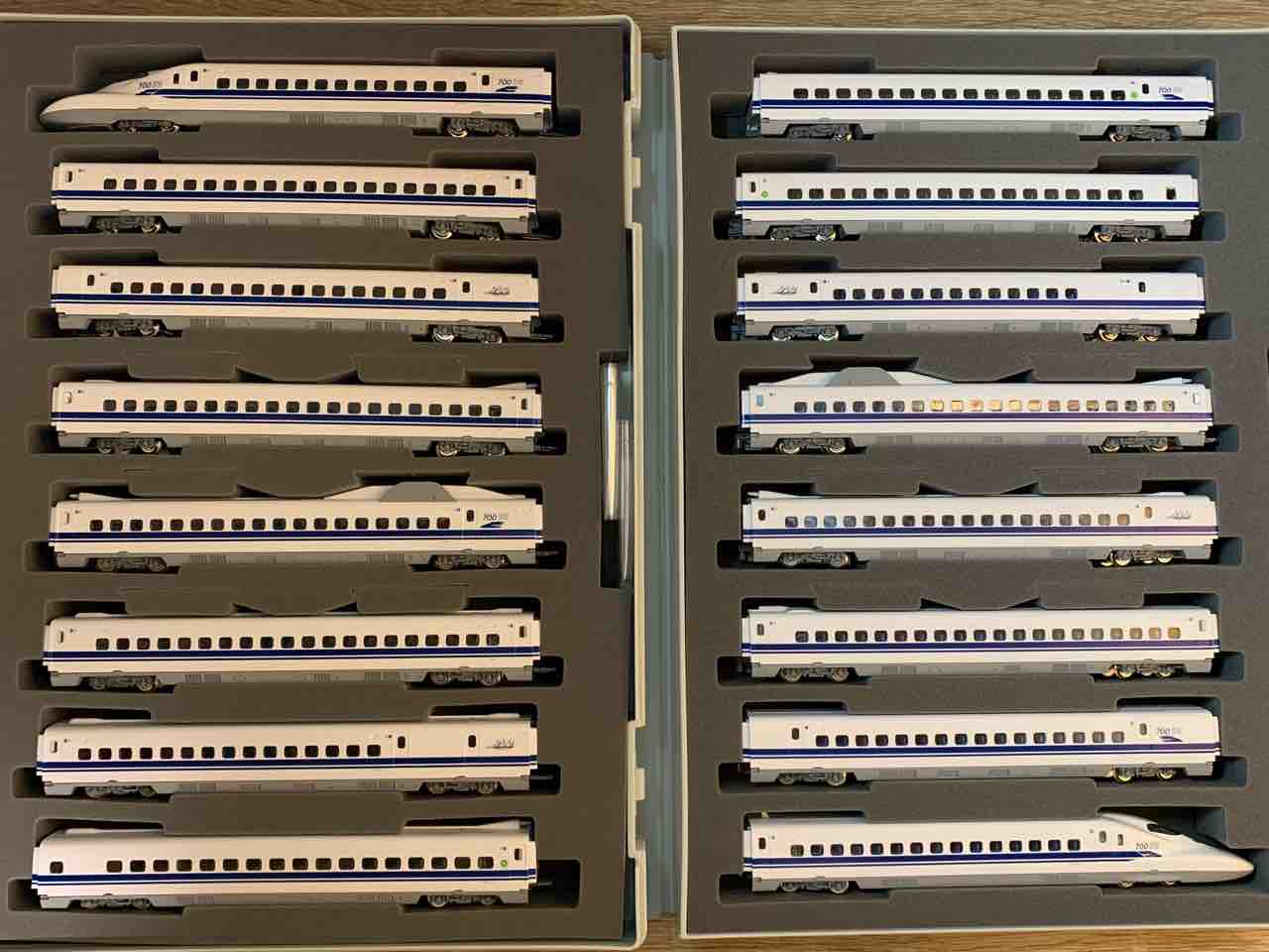 TOMIX ありがとう東海道新幹線700系セット 入線！ - れいるのおと