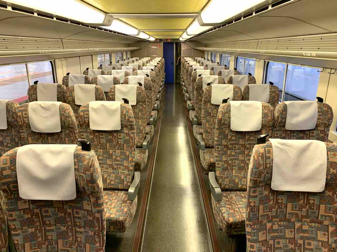 E4系Maxの1階席に乗る！ - れいるのおと