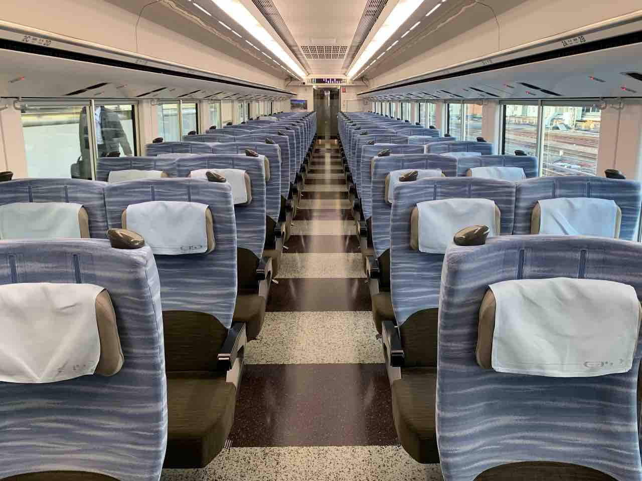 快適 中央線e353系の普通車に乗る れいるのおと