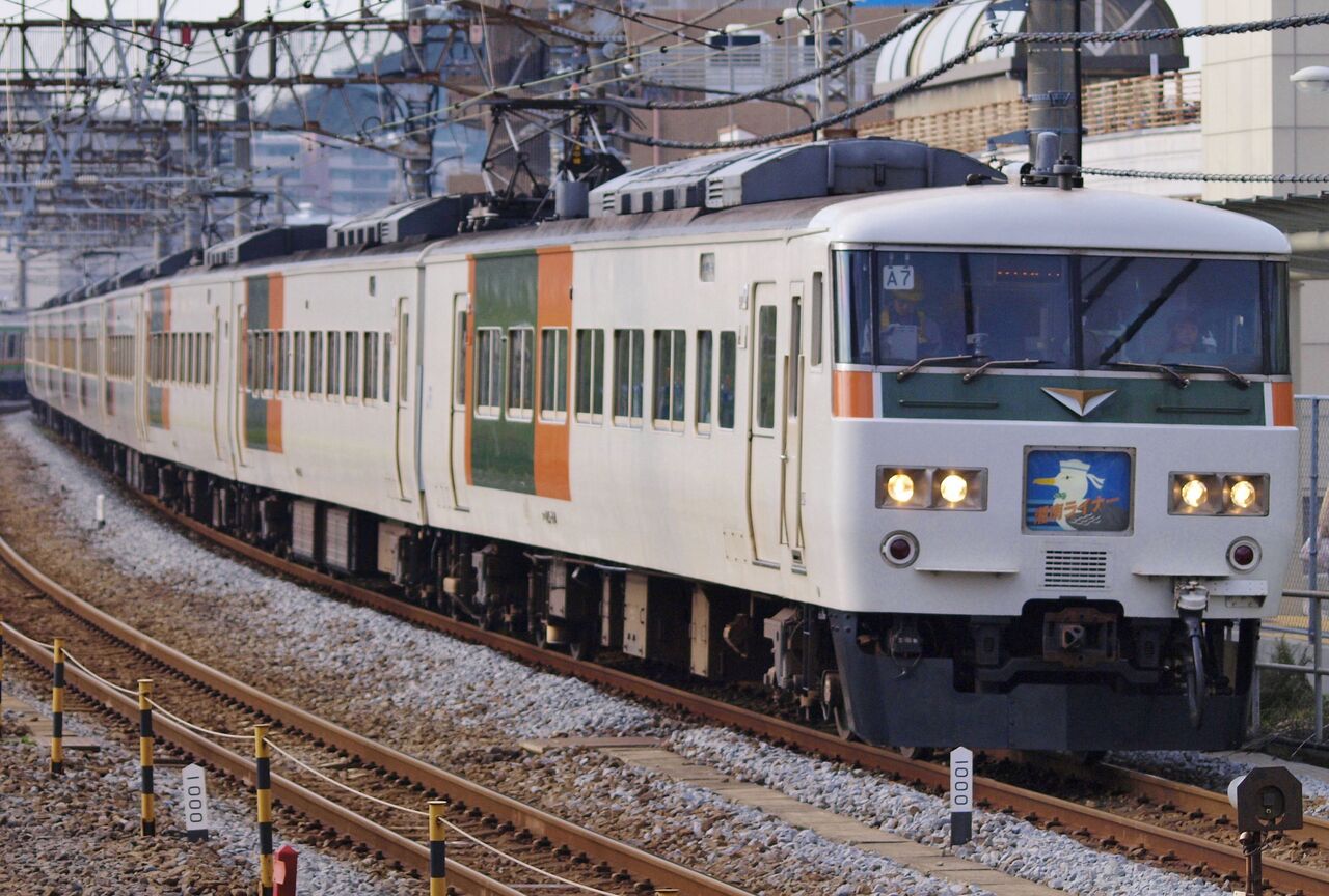 185系の定期運用と湘南ライナーの廃止 - れいるのおと