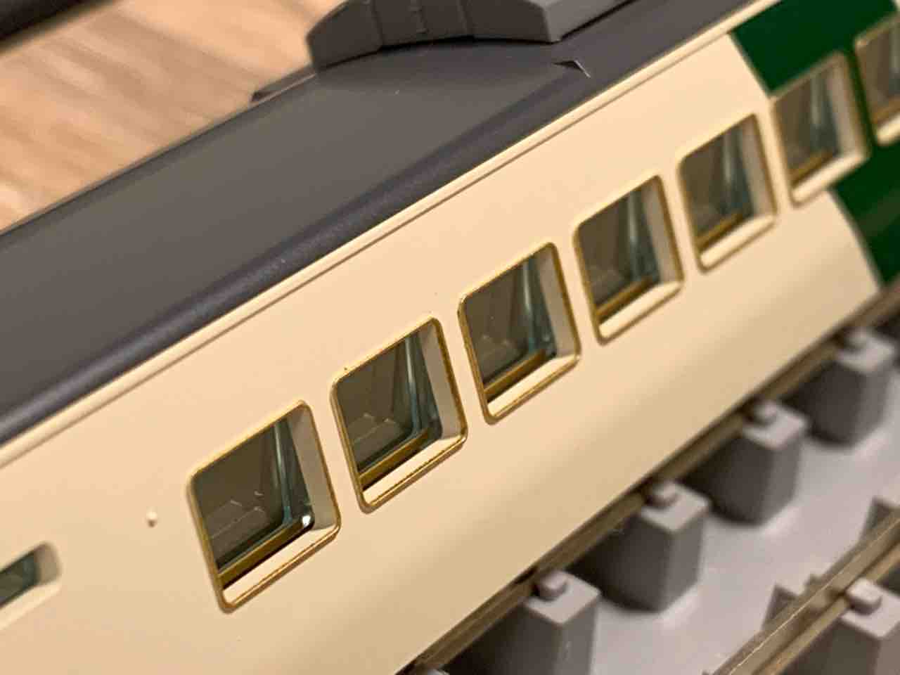 TOMIX 185系200番台(強化スカート・斜めストライプ)入線! - れ TOMIX 185系200番台(強化スカート・斜めストライプ)入線! - れ
