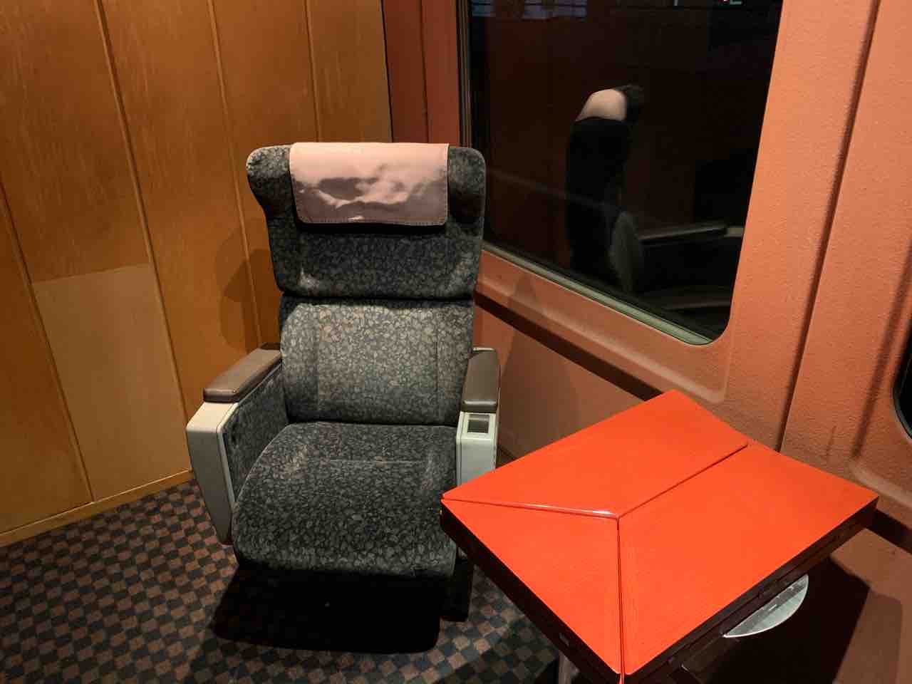 787系の超快適なグリーン個室に乗った話 れいるのおと 787系の超快適なグリーン個室に乗った話 れいるのおと