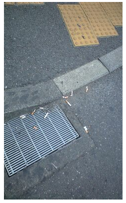 タバコのポイ捨て