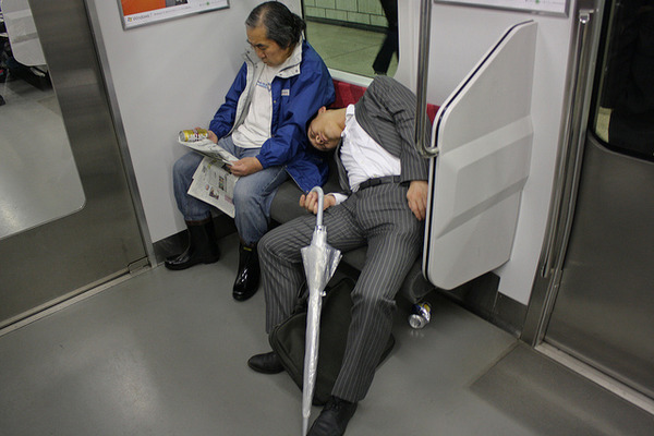 Sleeping-Japanese-salaryman