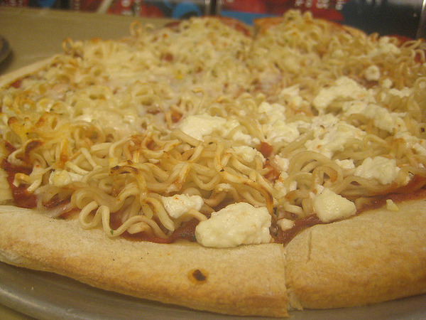 RAMEN PIZZA