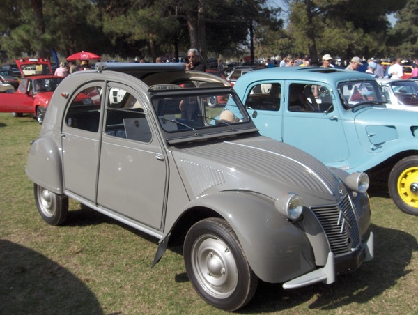 1955_Citroen_2CV