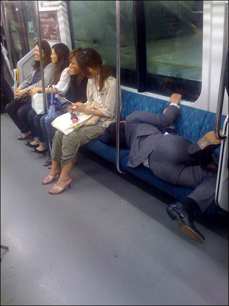 japaneseman_asleep