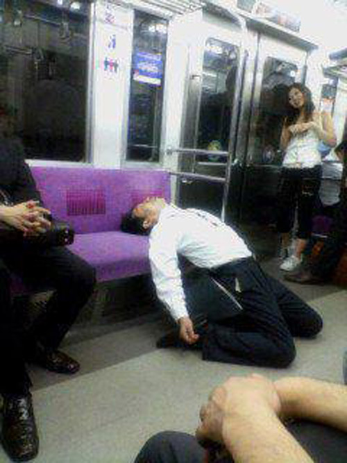 Salaryman_Sleep_2
