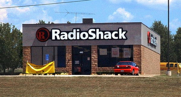 1200px-RadioShack_Exterior_Modified