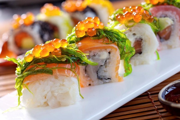 11885464-attention-sushi-lovers