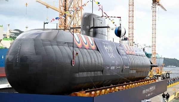 原子力潜水艦を保有へ! 韓国の反応